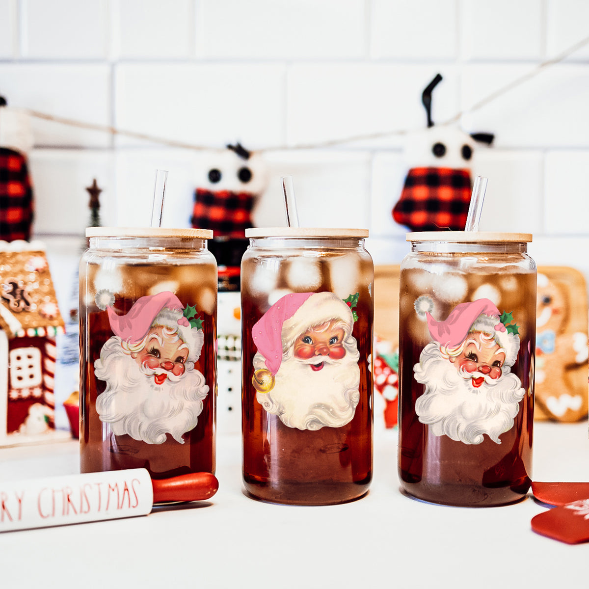 Christmas nostalgia drinkware glass tumbler 17oz - Vintage Santa pink hat bamboo lid - Holiday retro coffee cup
Unique Christmas coffee cup β festive glass tumbler with 2 pink Santa faces